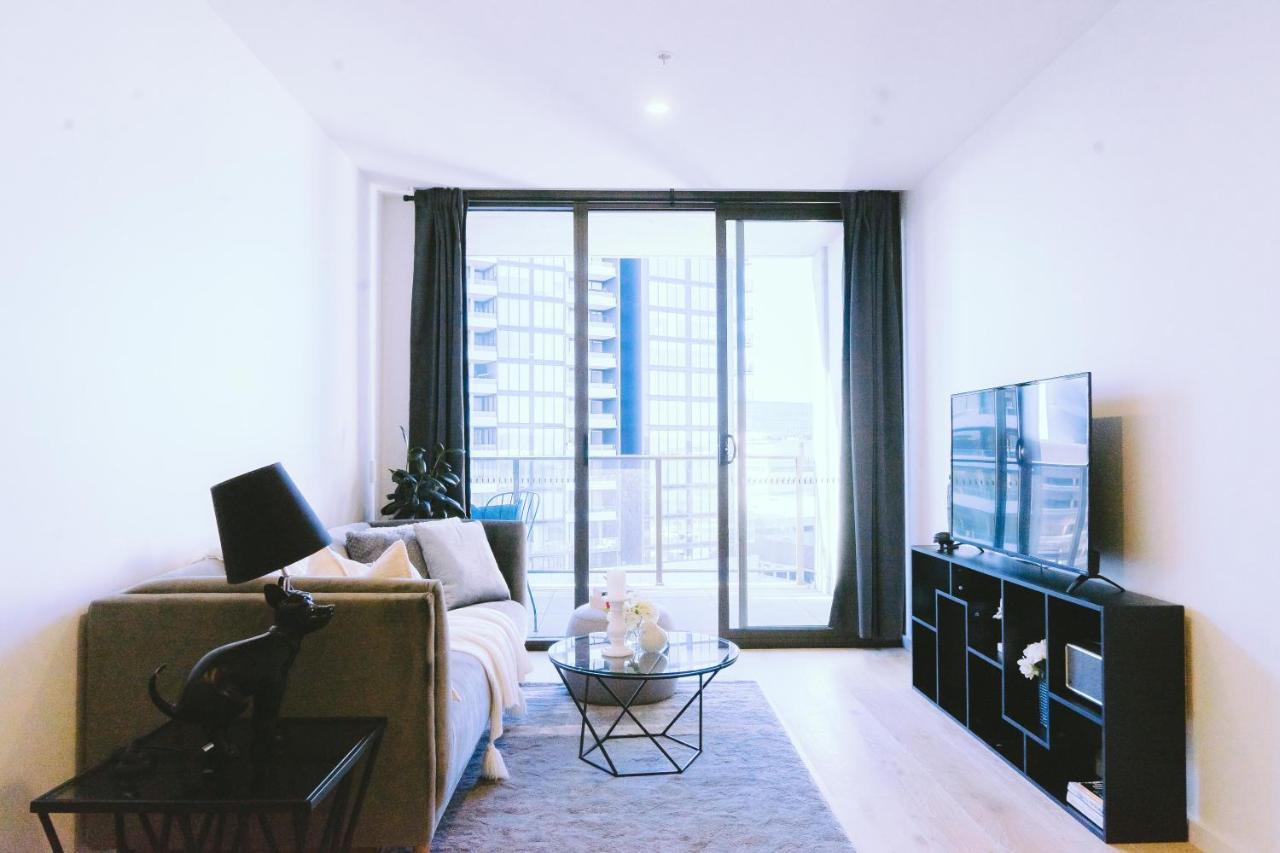 Capitol Executive Apartment On London Circuit Канбера Екстериор снимка