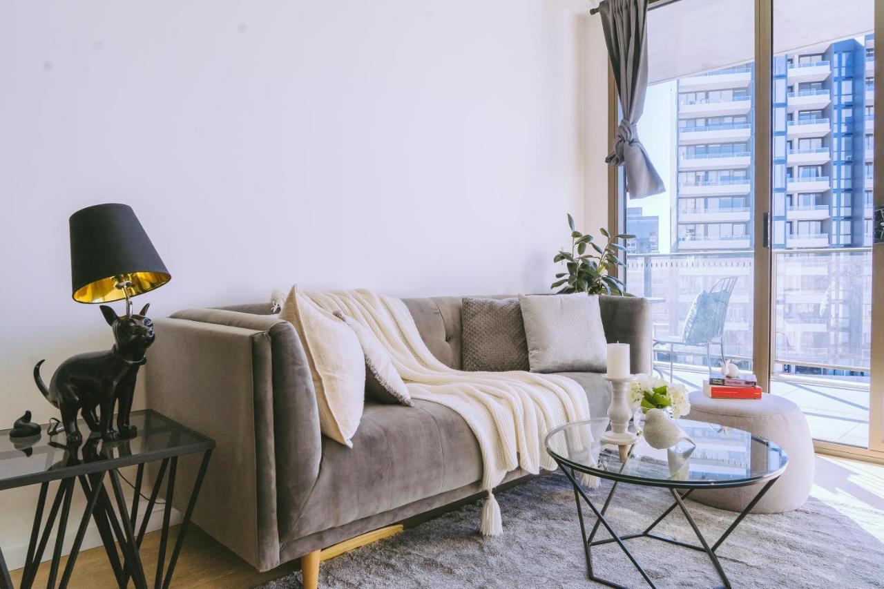Capitol Executive Apartment On London Circuit Канбера Екстериор снимка